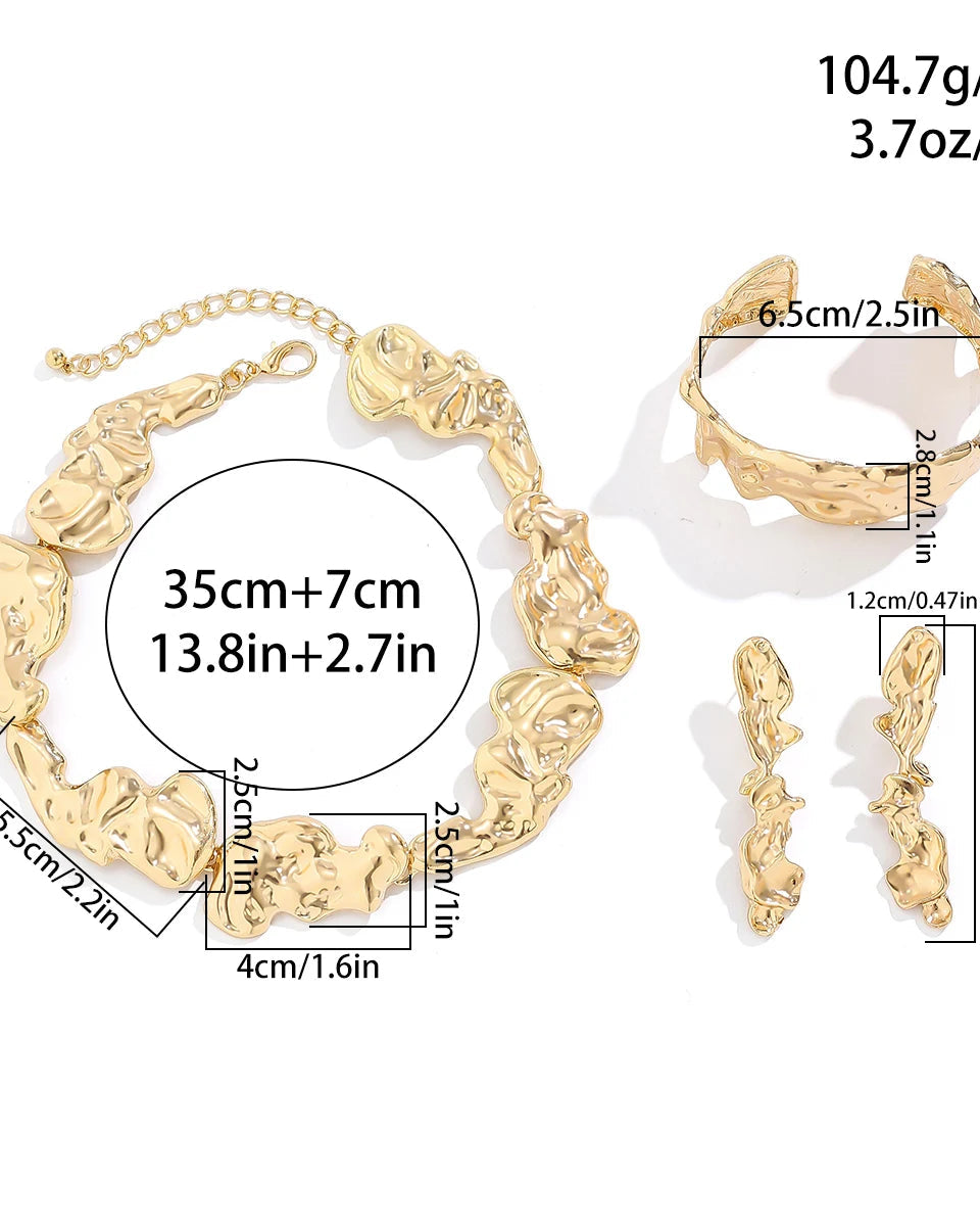Parure sculpturale en or